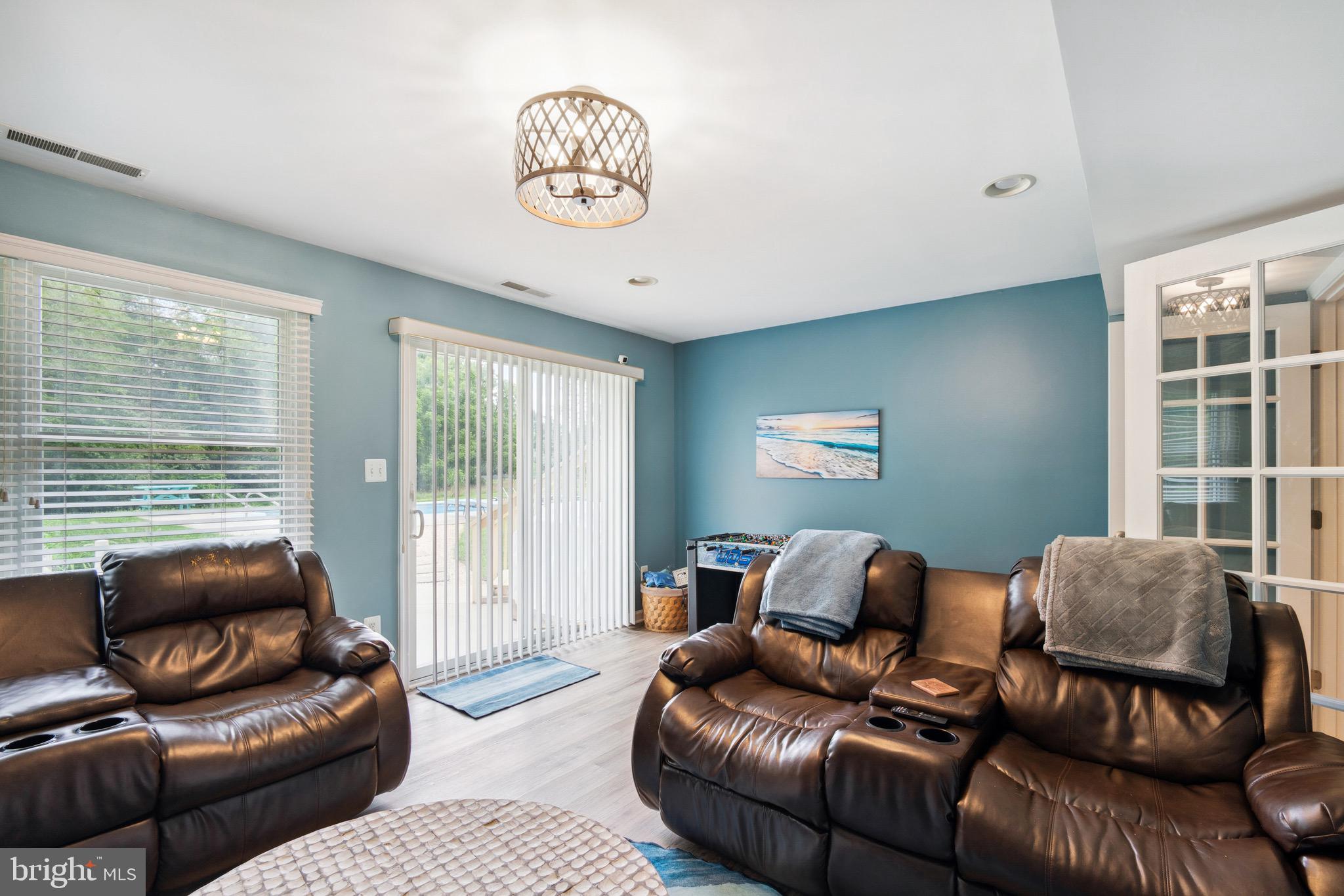 DEANS MEADOWS - Residential