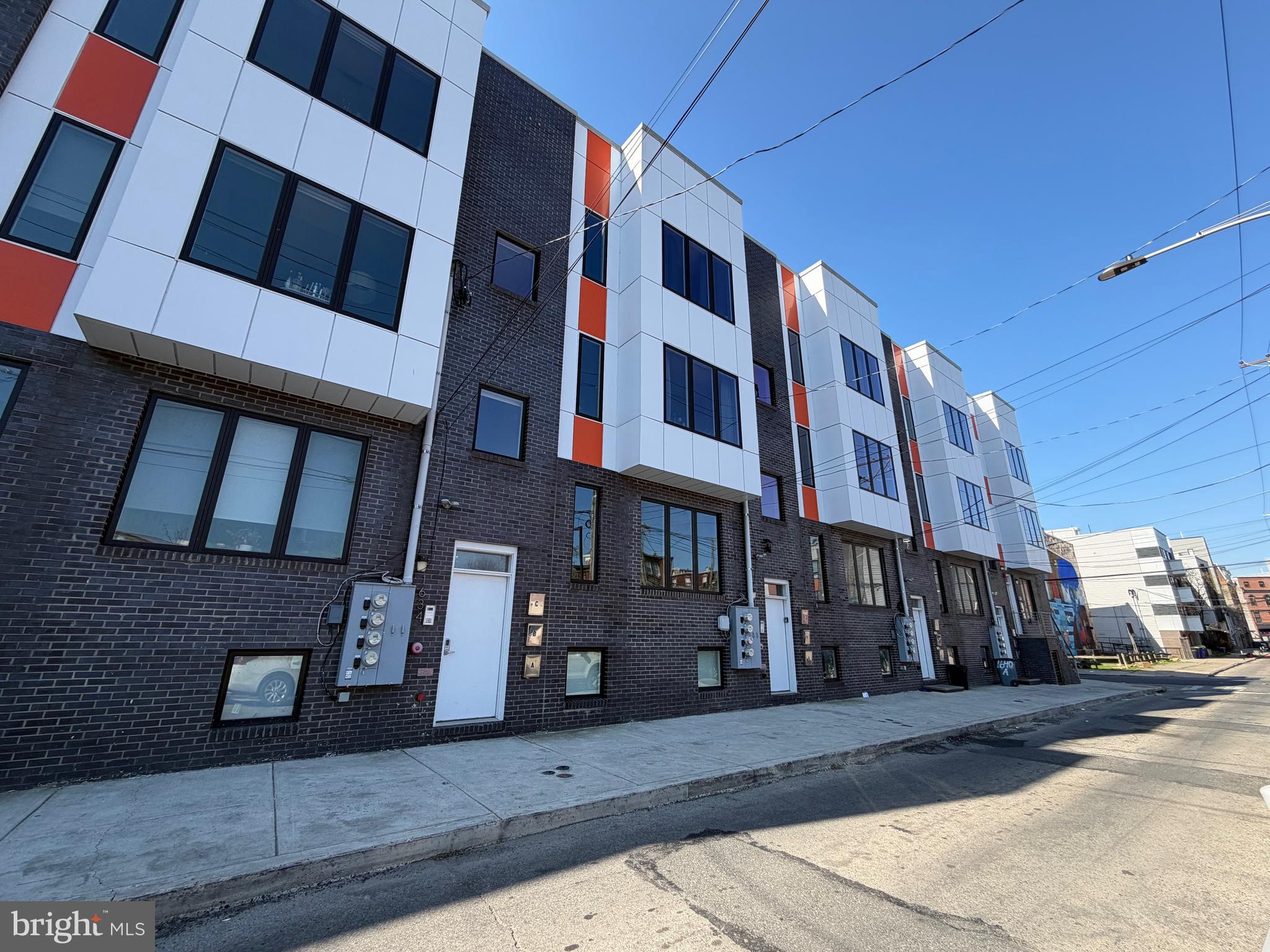 1636 CAMBRIDGE STREET