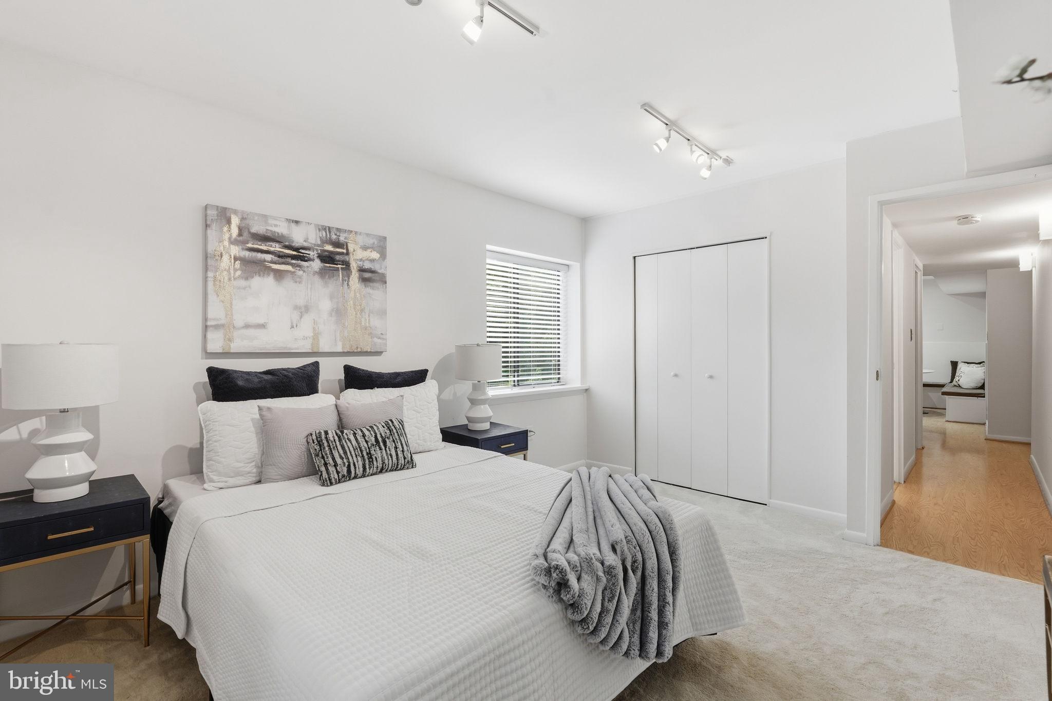 BRISTOL HOUSE - Residential