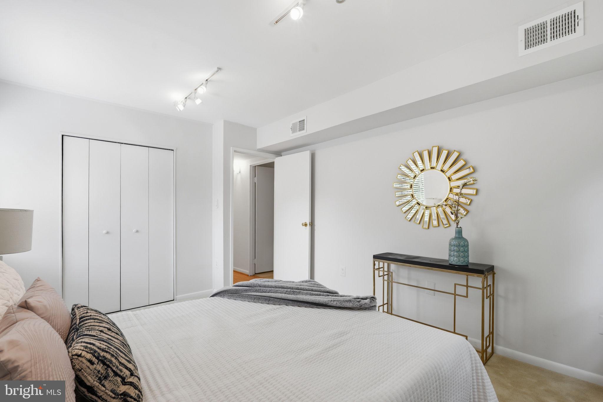 BRISTOL HOUSE - Residential
