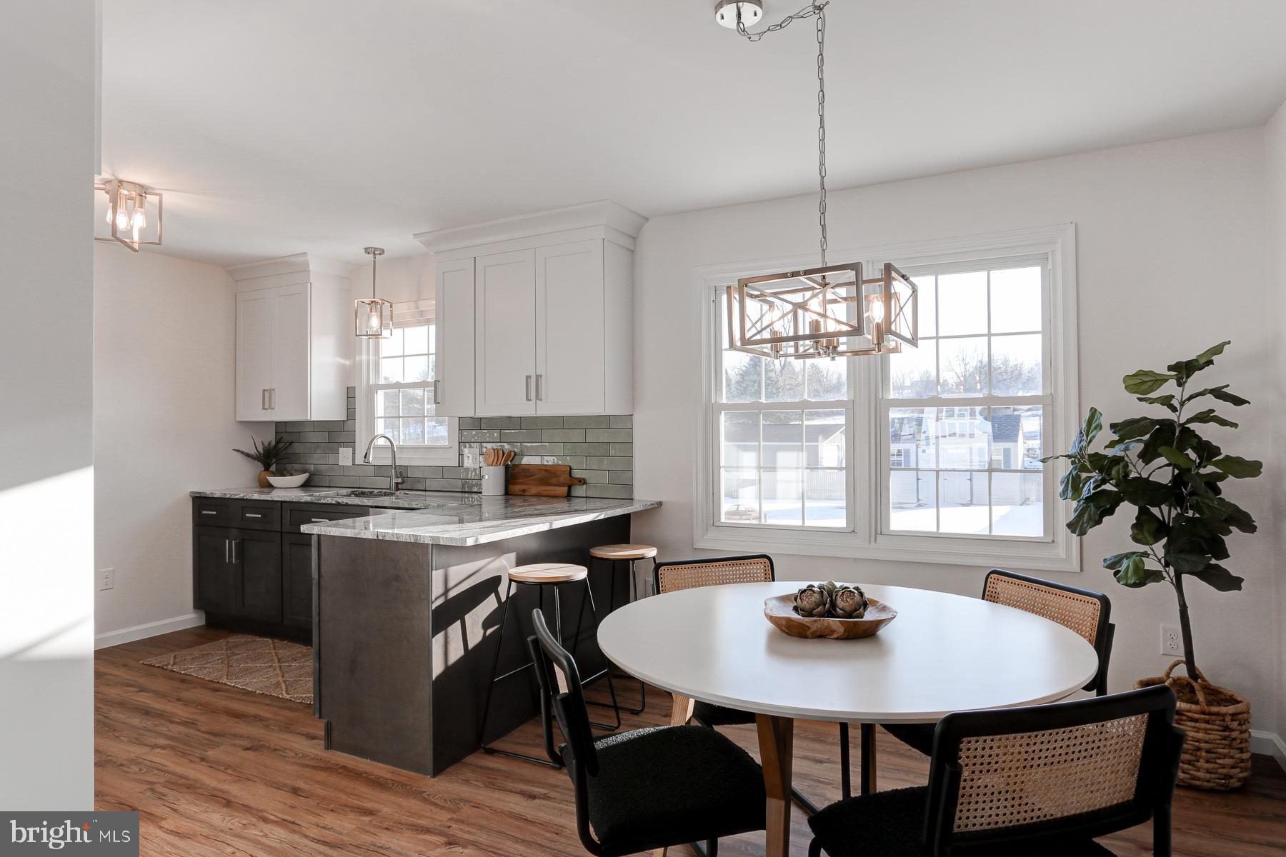 TWIN HILLS - Residential