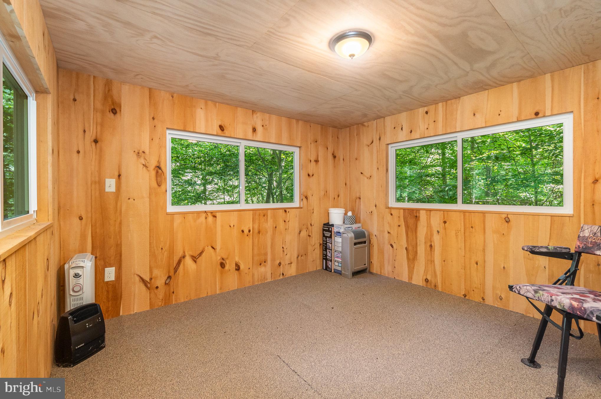 ELIZABETH TWP - Residential