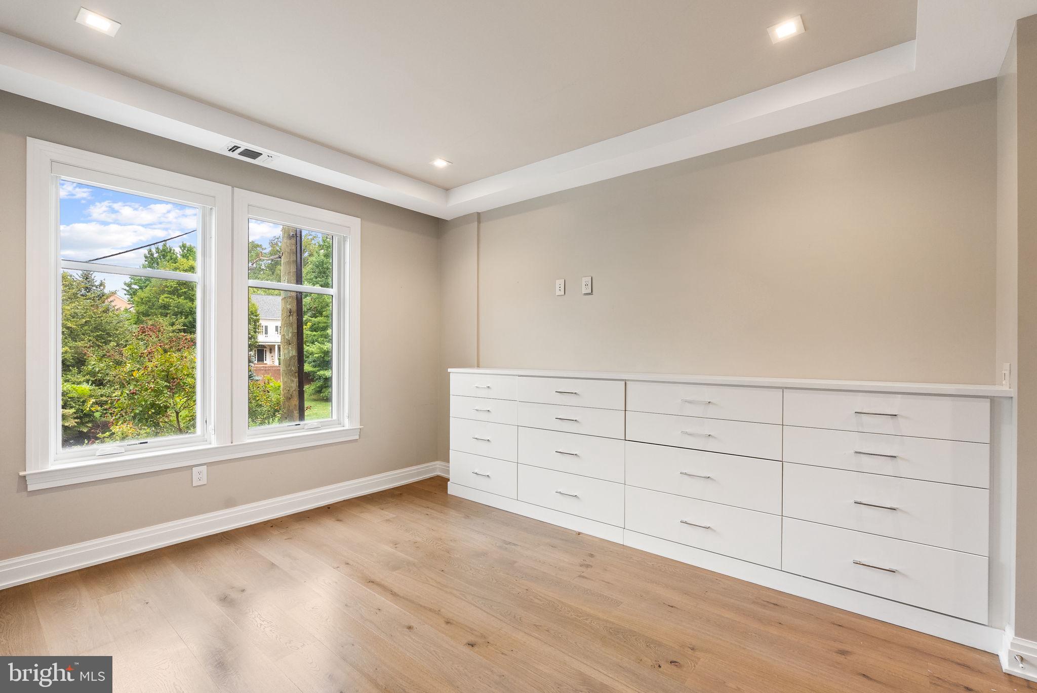 CHEVY CHASE - Residential