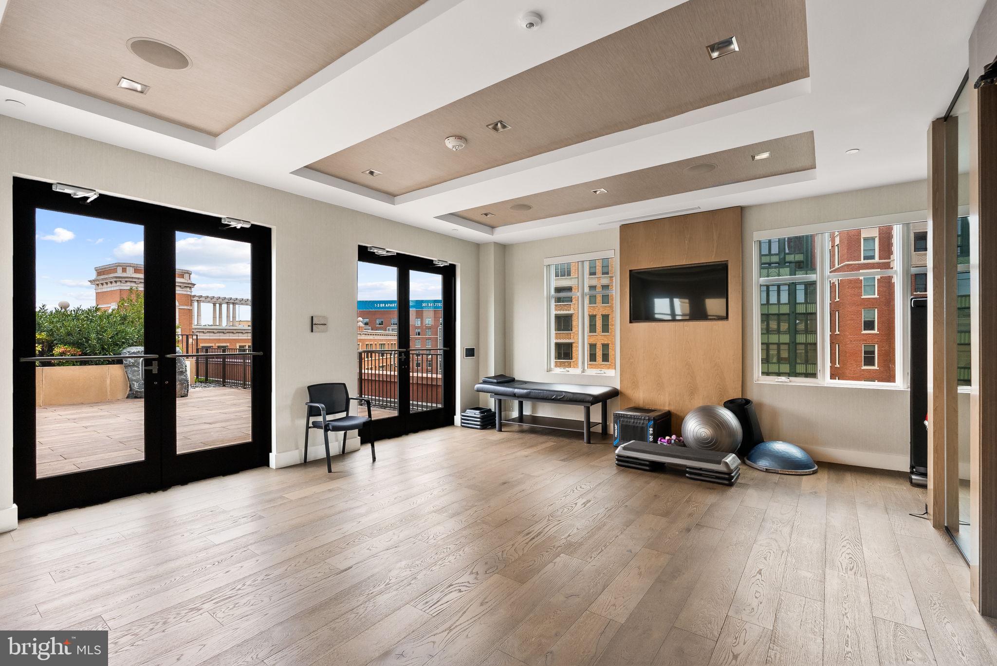 CHEVY CHASE - Residential