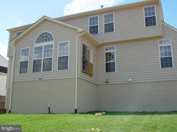 LEE'S PARKE - Residential Lease