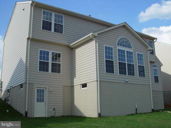 LEE'S PARKE - Residential Lease