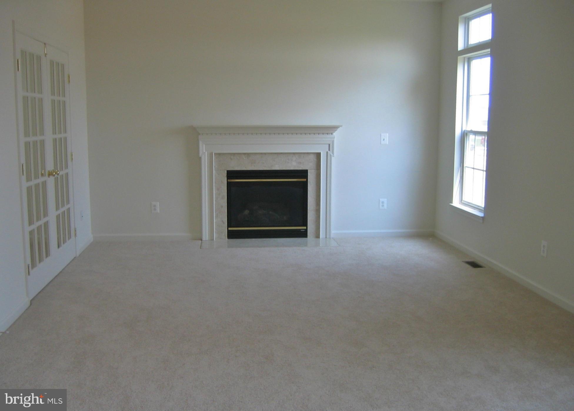 LEE'S PARKE - Residential Lease