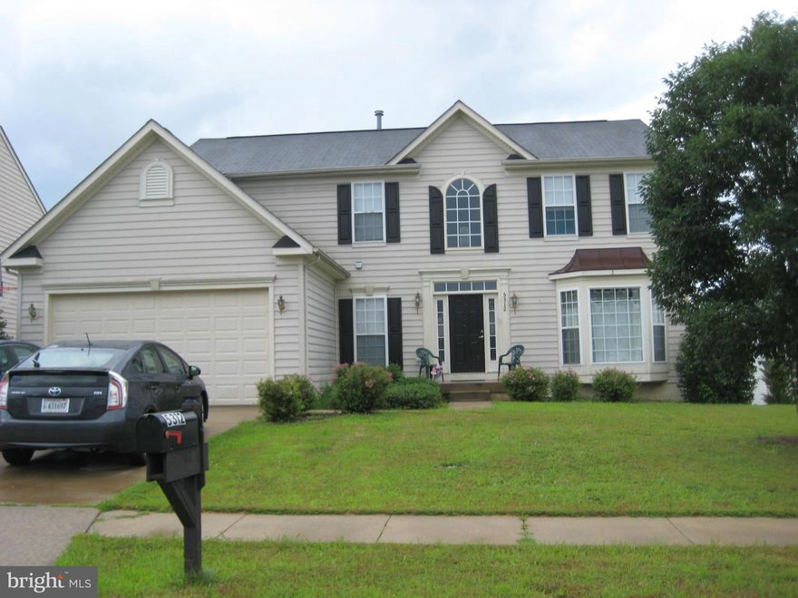 Come home to your spacious 4 BD Colonial in Spotsylvania's Lee's Parke. This home conveniently sits between major cities should you commute to work. No worries, there are commuter lots, and the VRE nearby. Want to have some fun, enjoy the amenities in the community, venture out to visit the many historic sites the area has to offer, or head into one of the major cities for arts or entertainment.