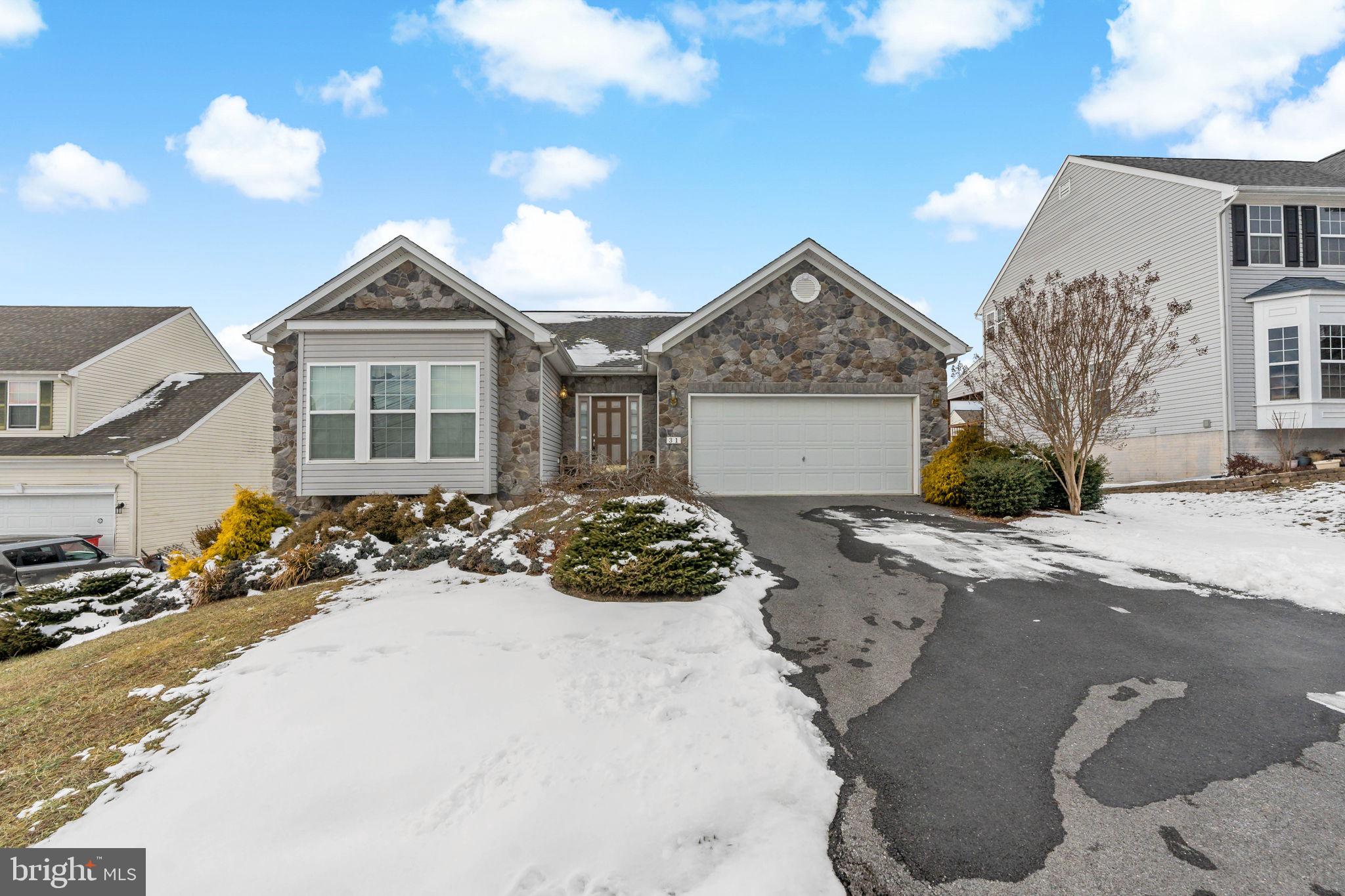 BENTWOOD ESTATES - Residential