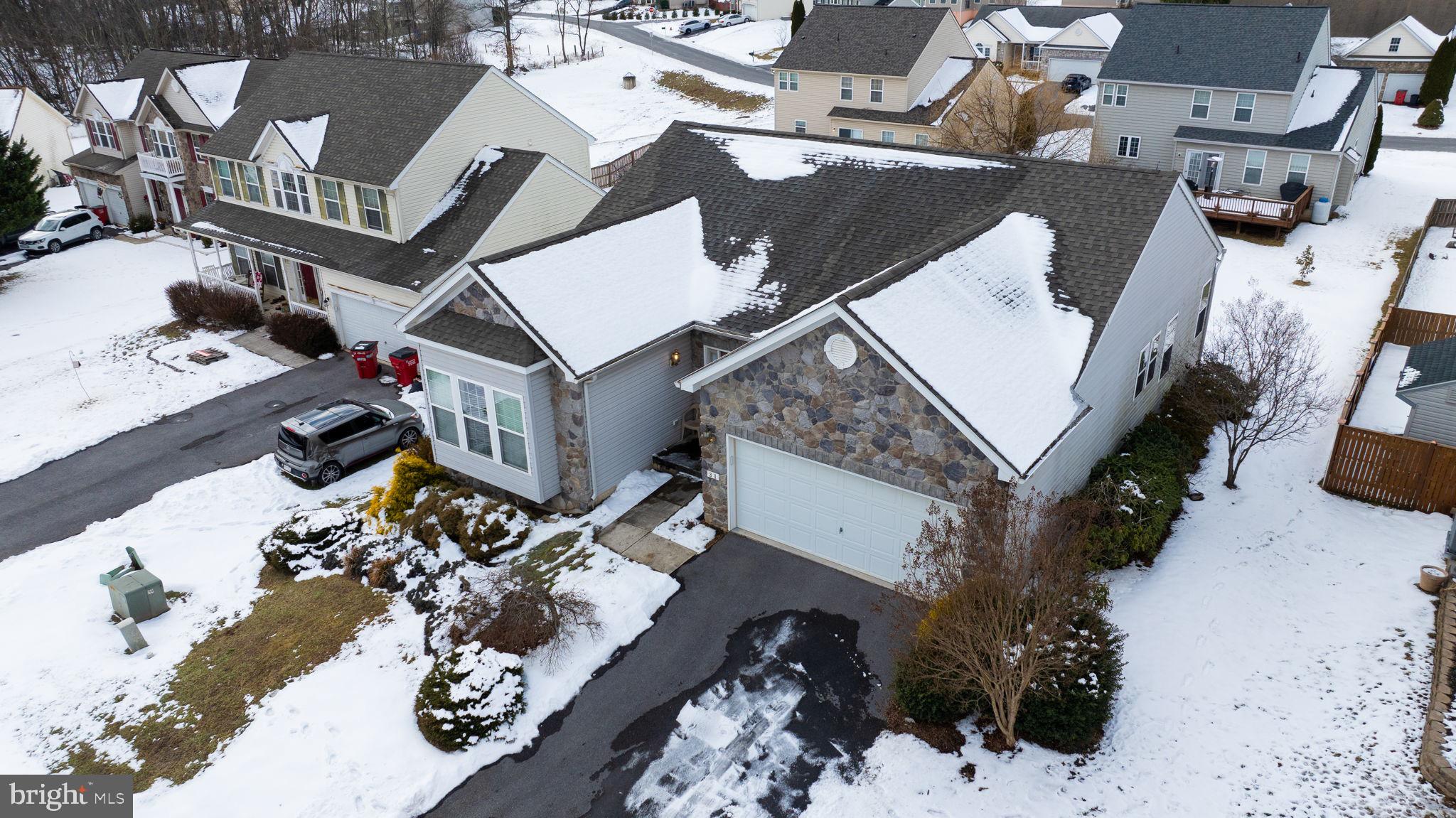 BENTWOOD ESTATES - Residential