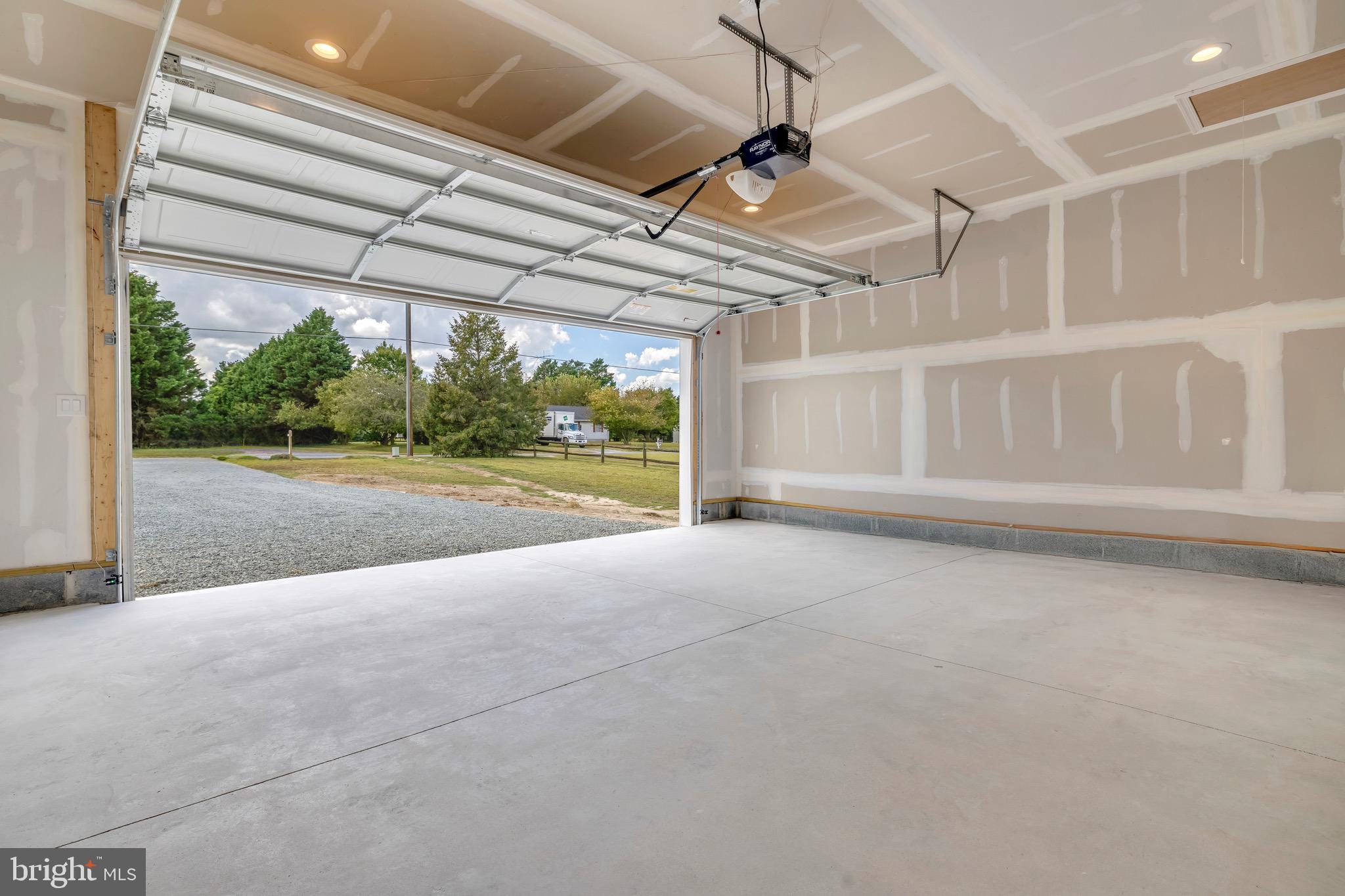 WHISTLING WIND ESTATES - Residential