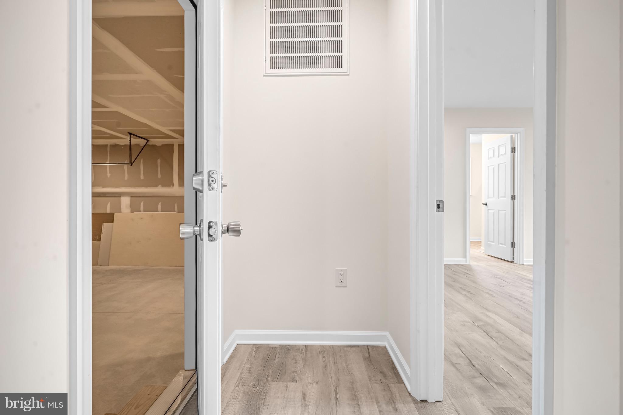 WHISTLING WIND ESTATES - Residential