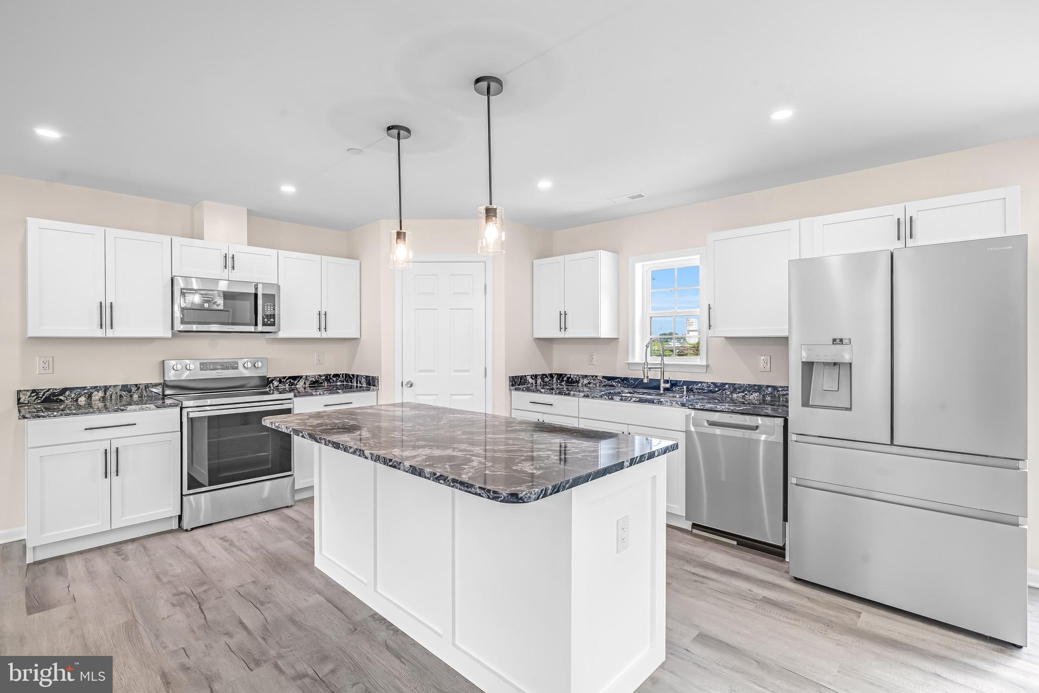 WHISTLING WIND ESTATES - Residential