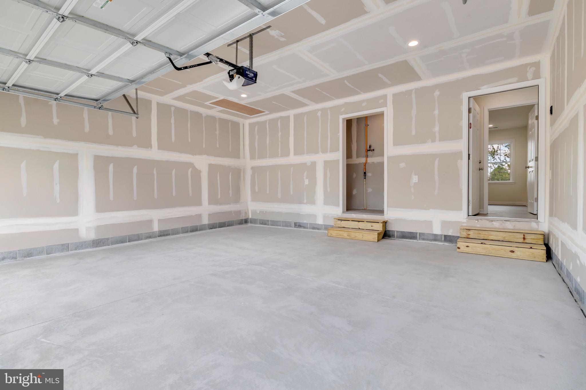 WHISTLING WIND ESTATES - Residential