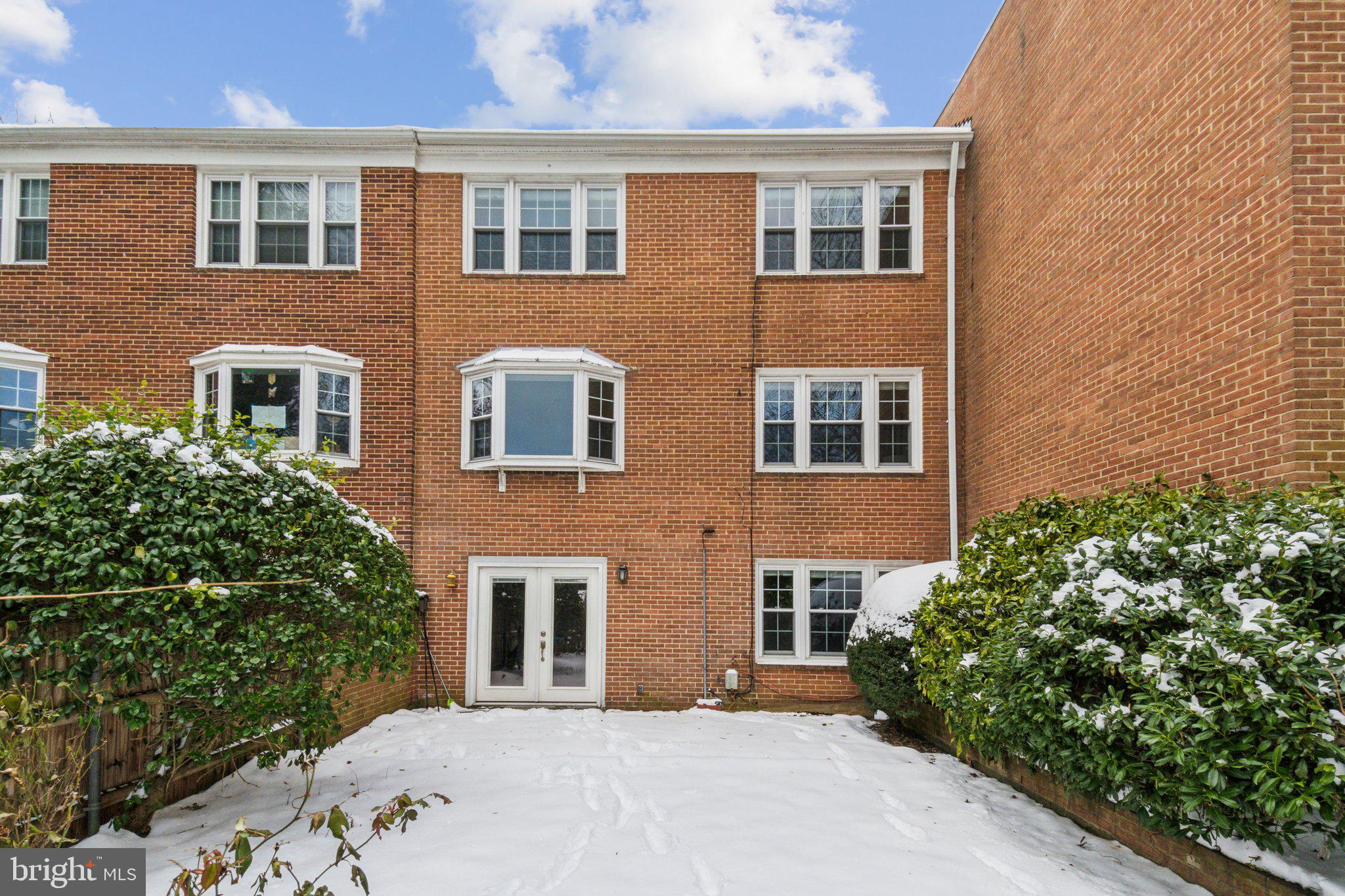 WOODLEY GARDENS COOP - Residential