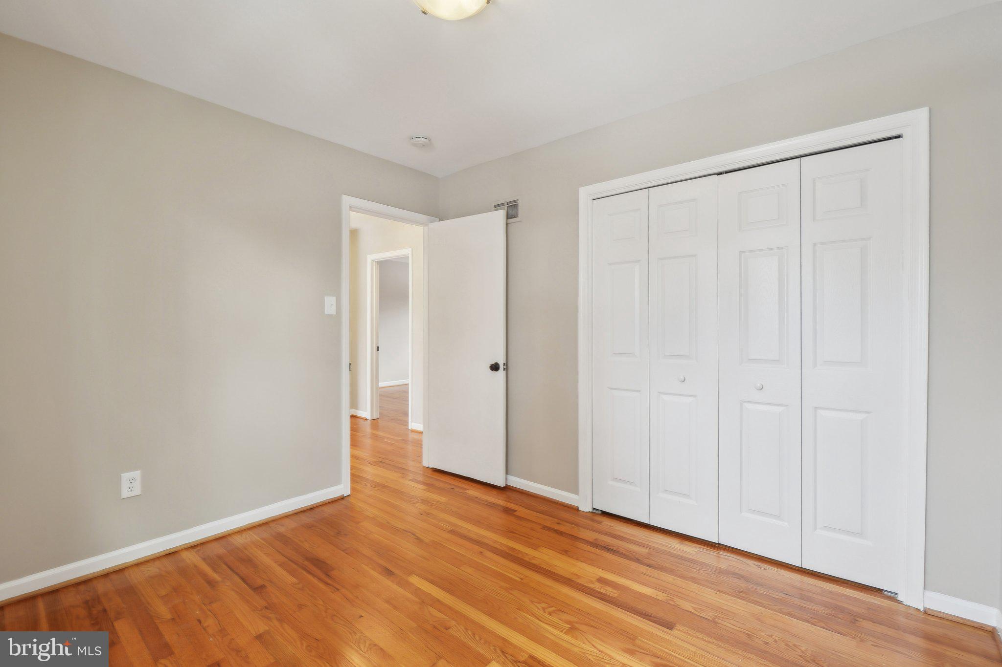 WOODLEY GARDENS COOP - Residential