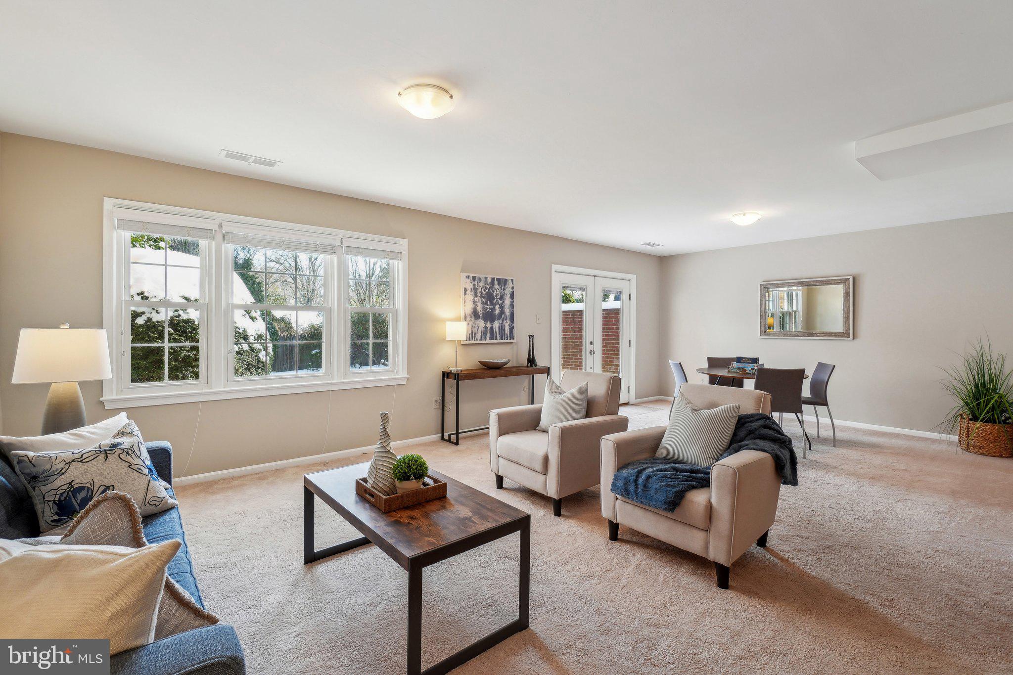 WOODLEY GARDENS COOP - Residential