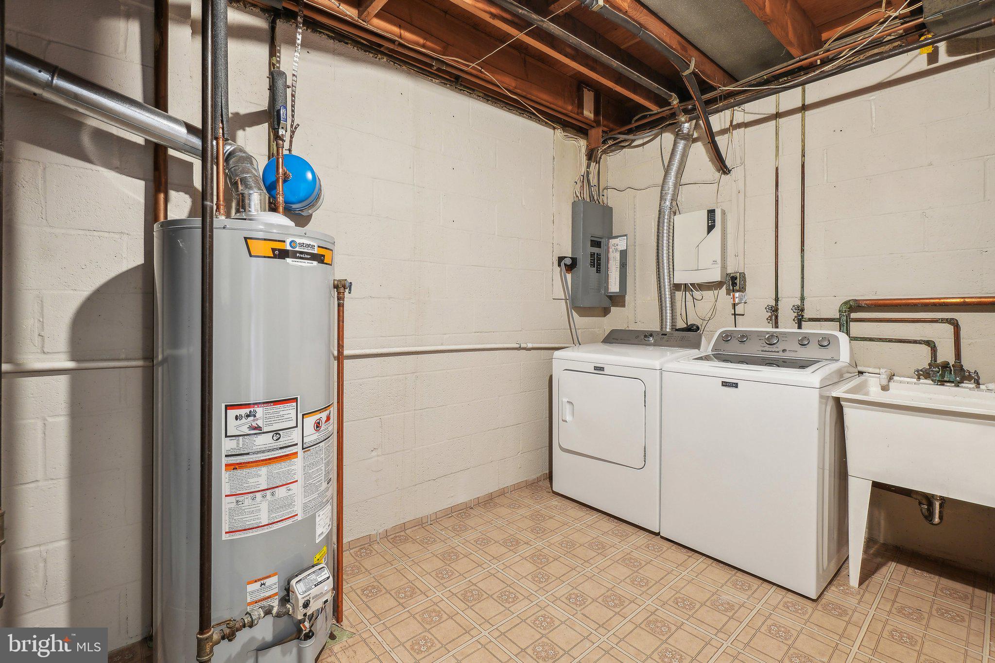 WOODLEY GARDENS COOP - Residential