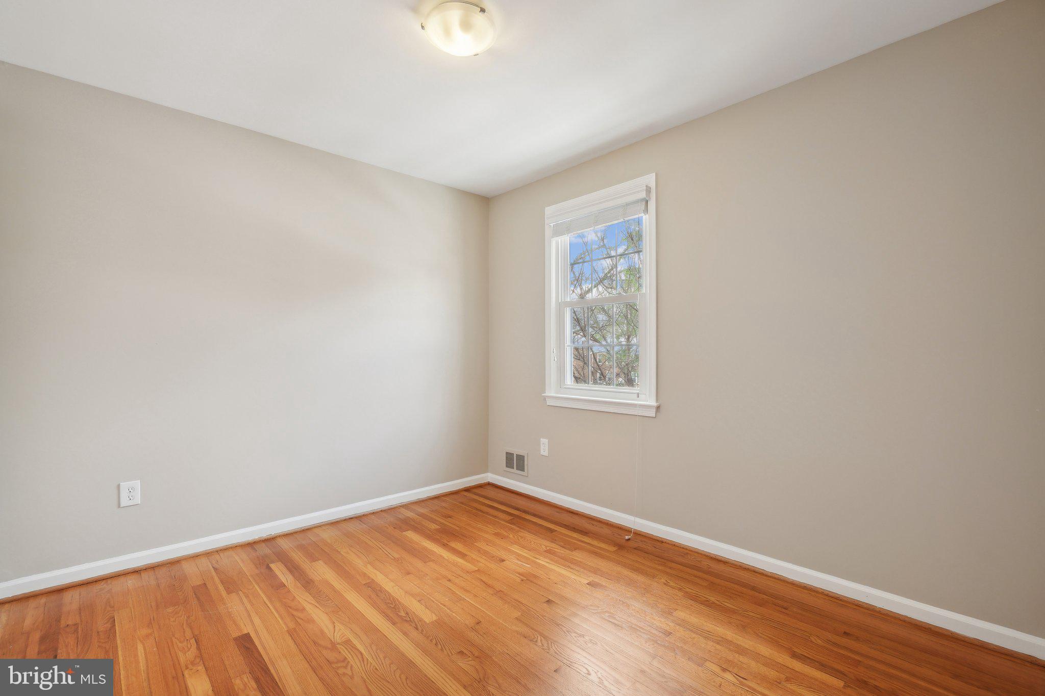 WOODLEY GARDENS COOP - Residential