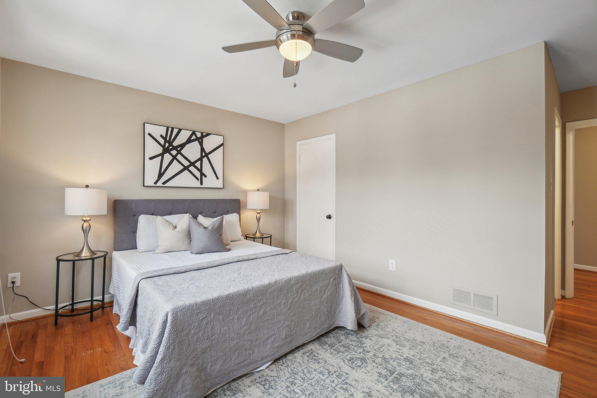 WOODLEY GARDENS COOP - Residential