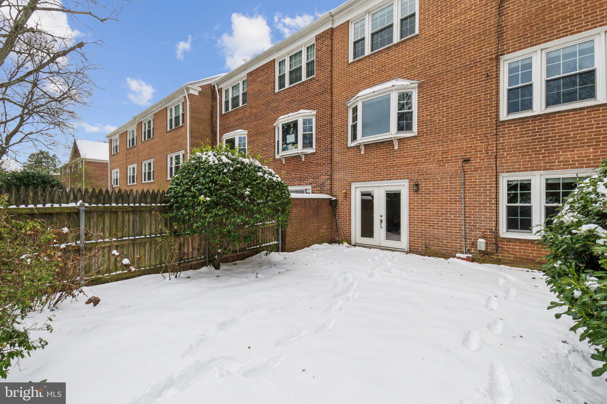 WOODLEY GARDENS COOP - Residential