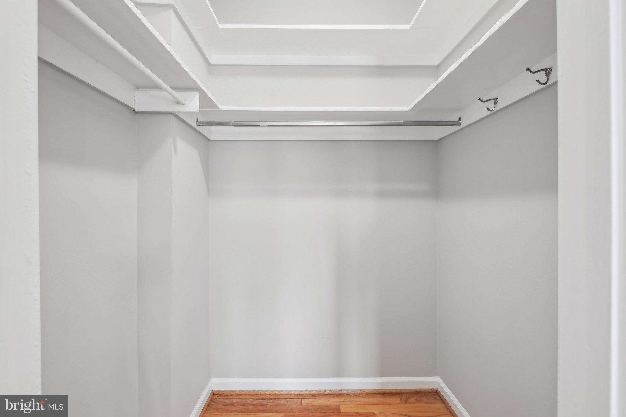 WOODLEY GARDENS COOP - Residential