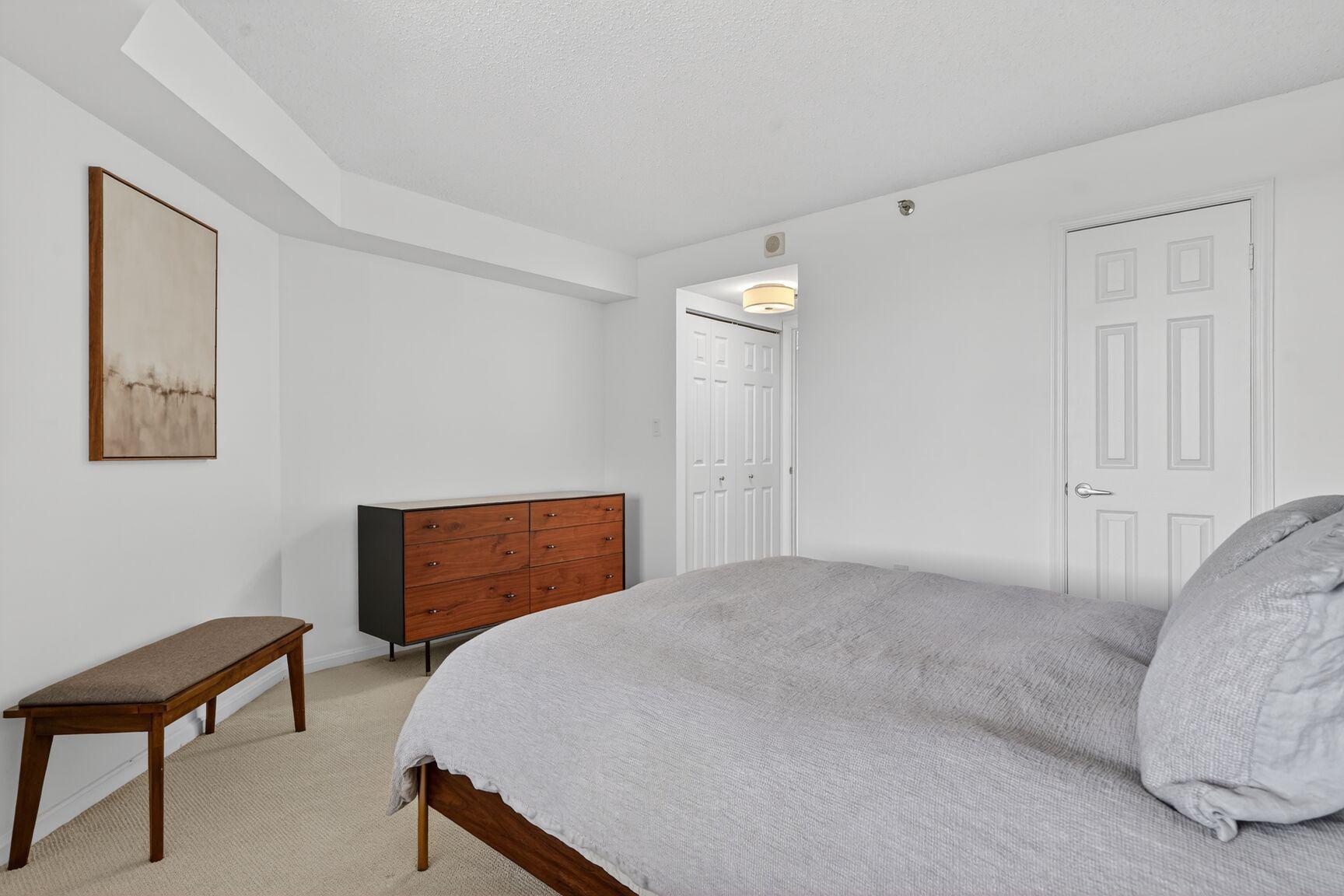 GROSVENOR PARK TOWNHOME CONDOMINIUMS - Residential