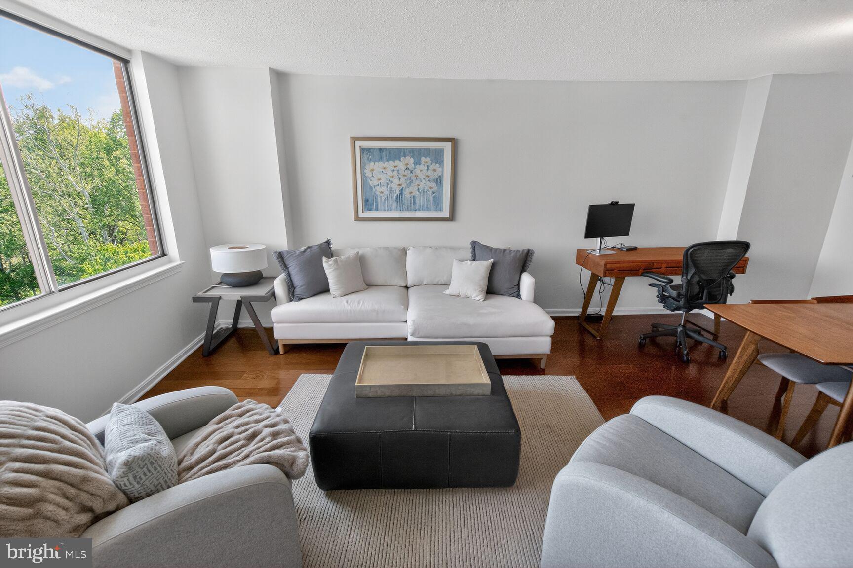 GROSVENOR PARK TOWNHOME CONDOMINIUMS - Residential