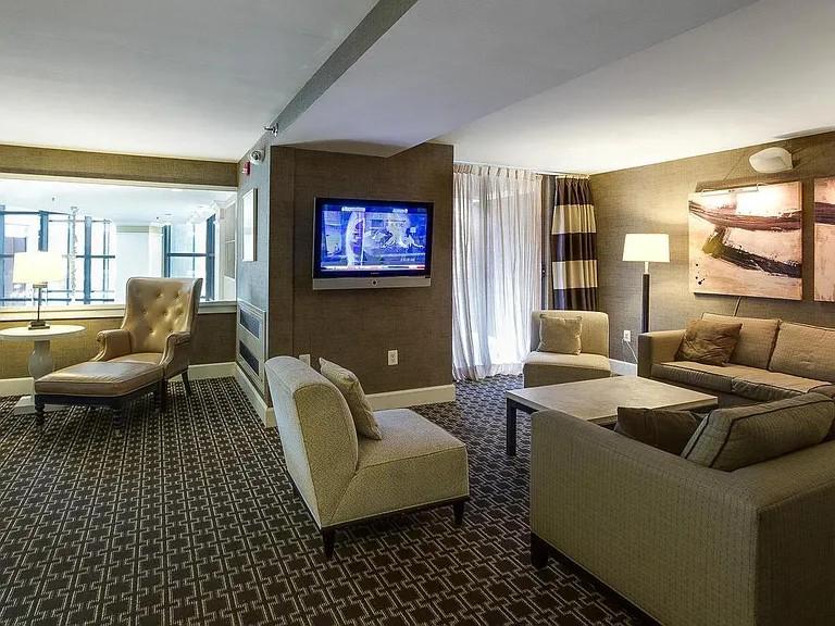 GROSVENOR PARK TOWNHOME CONDOMINIUMS - Residential