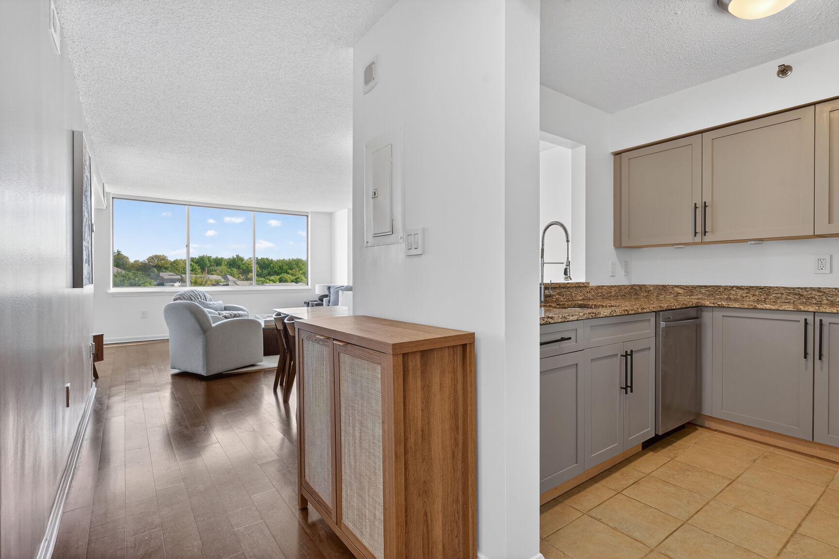 GROSVENOR PARK TOWNHOME CONDOMINIUMS - Residential