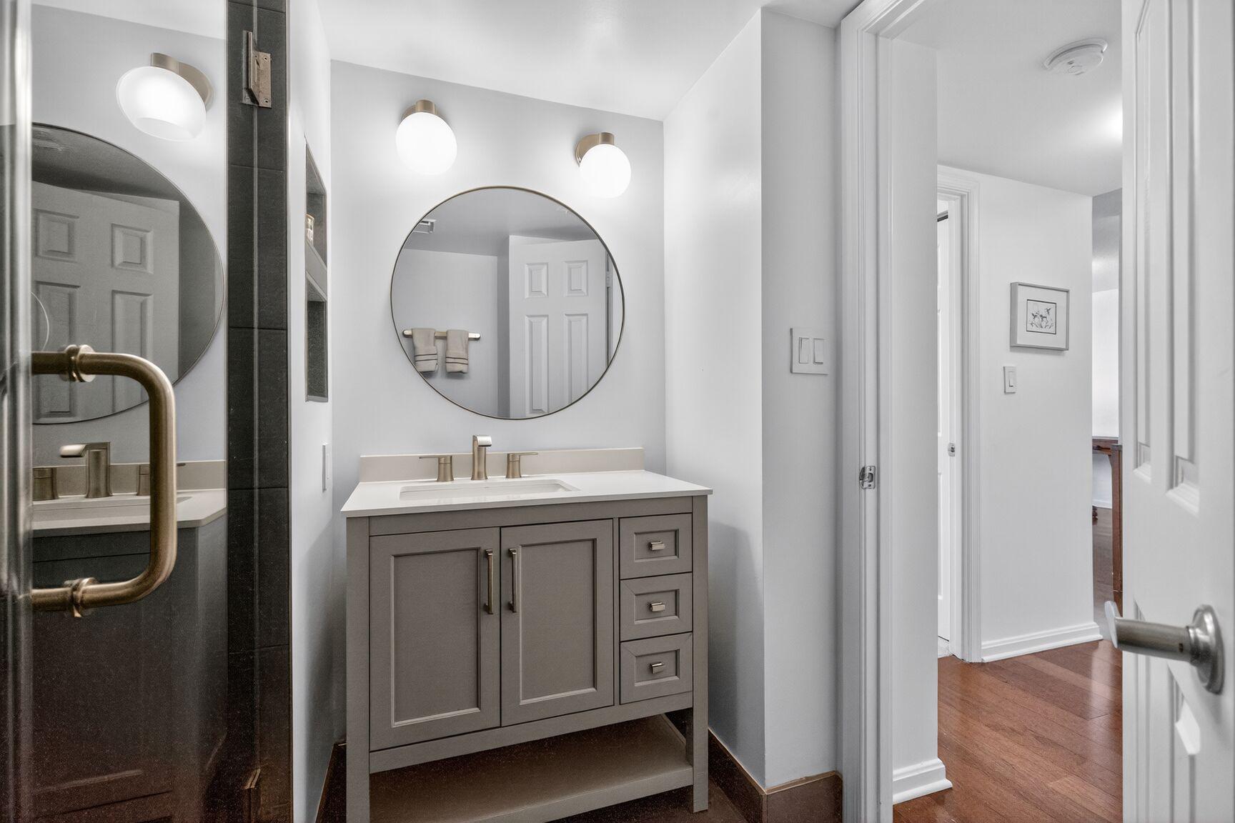 GROSVENOR PARK TOWNHOME CONDOMINIUMS - Residential