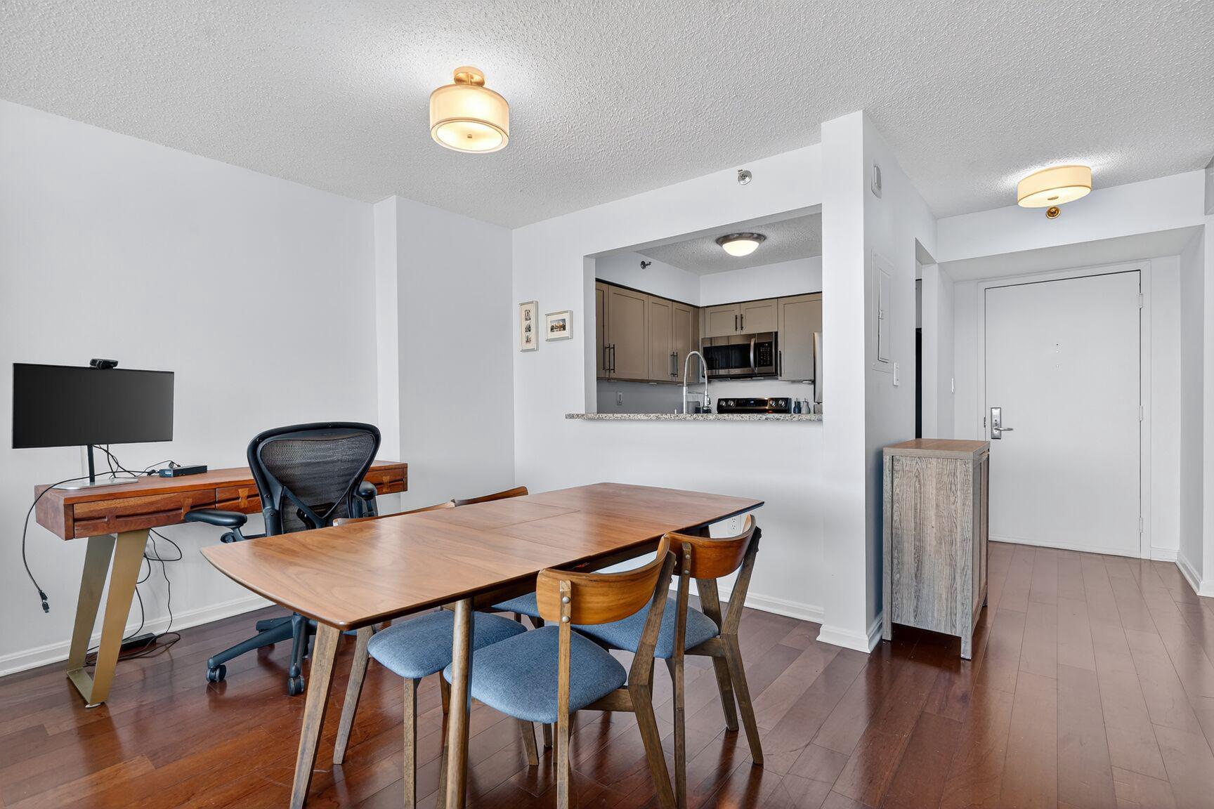 GROSVENOR PARK TOWNHOME CONDOMINIUMS - Residential