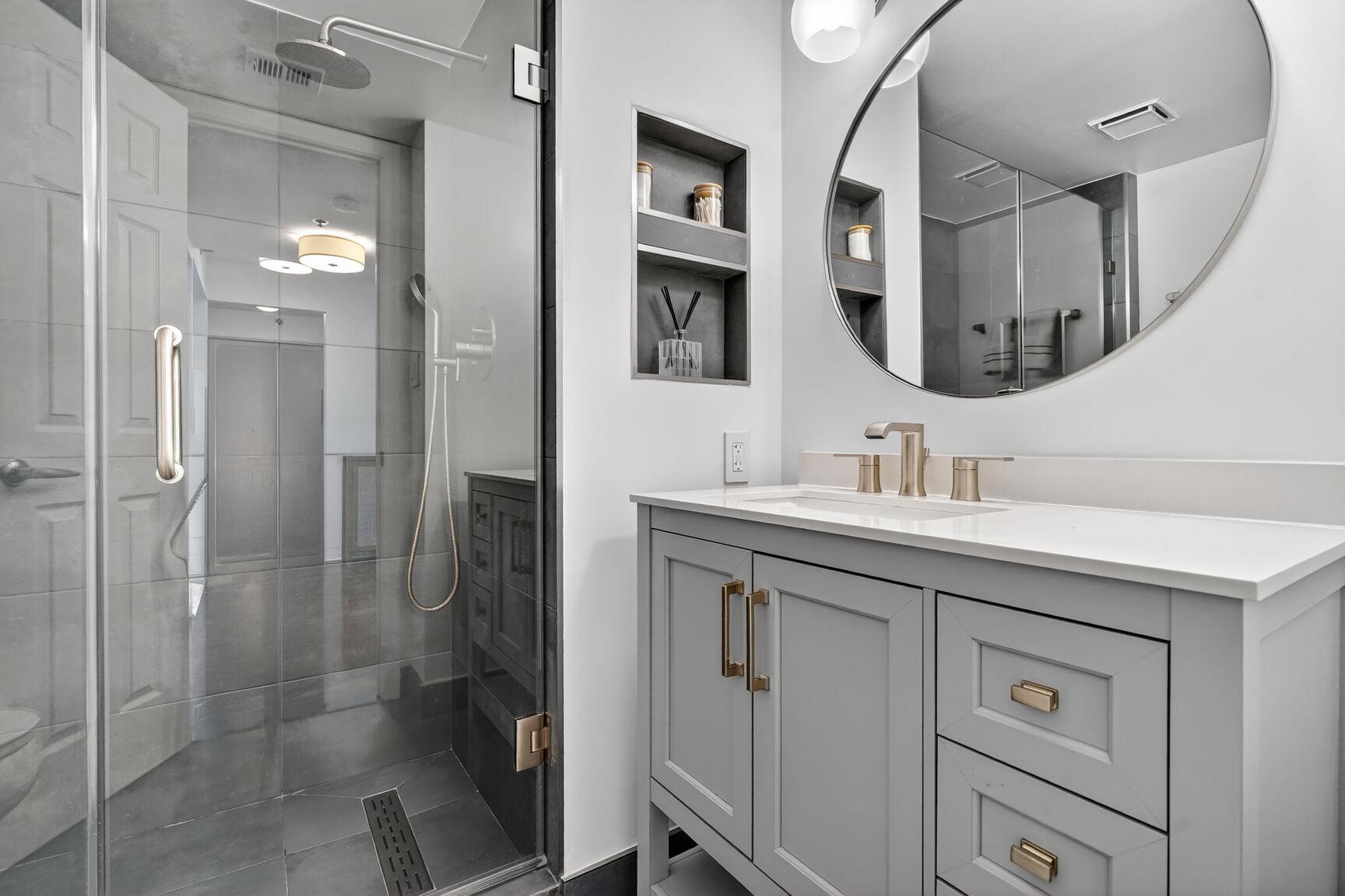 GROSVENOR PARK TOWNHOME CONDOMINIUMS - Residential