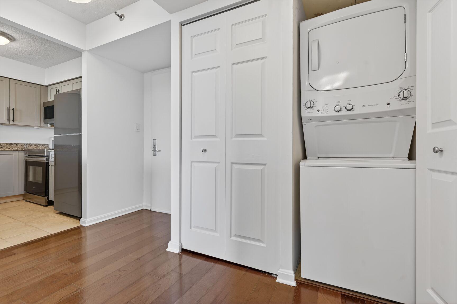 GROSVENOR PARK TOWNHOME CONDOMINIUMS - Residential