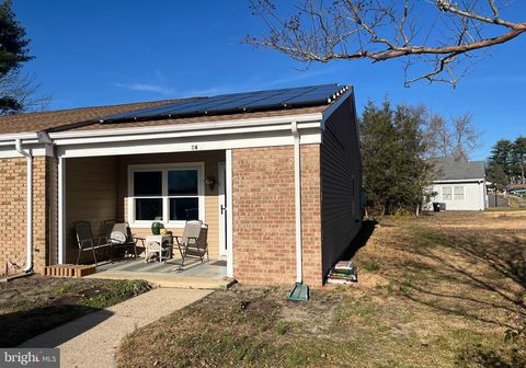 24 FARRINGTON COURT SOUTHAMPTON NJ 08088