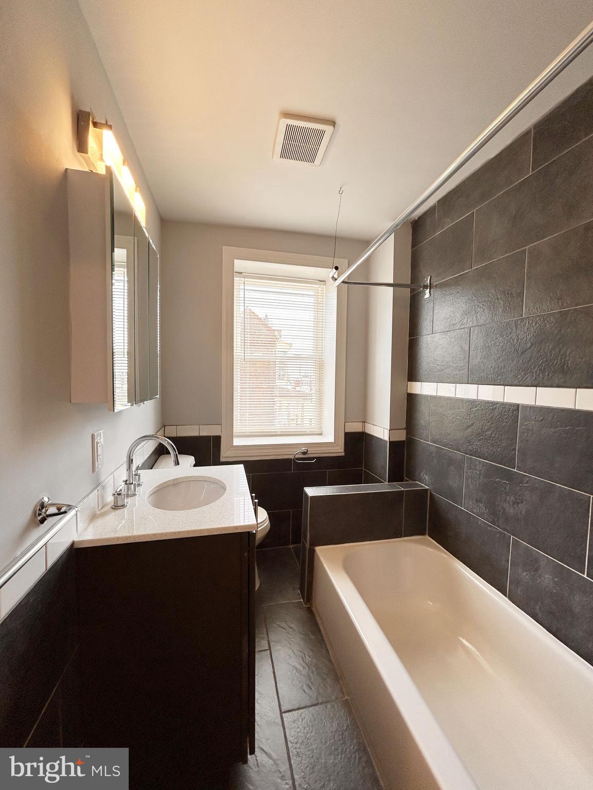 OGONTZ - Residential Lease