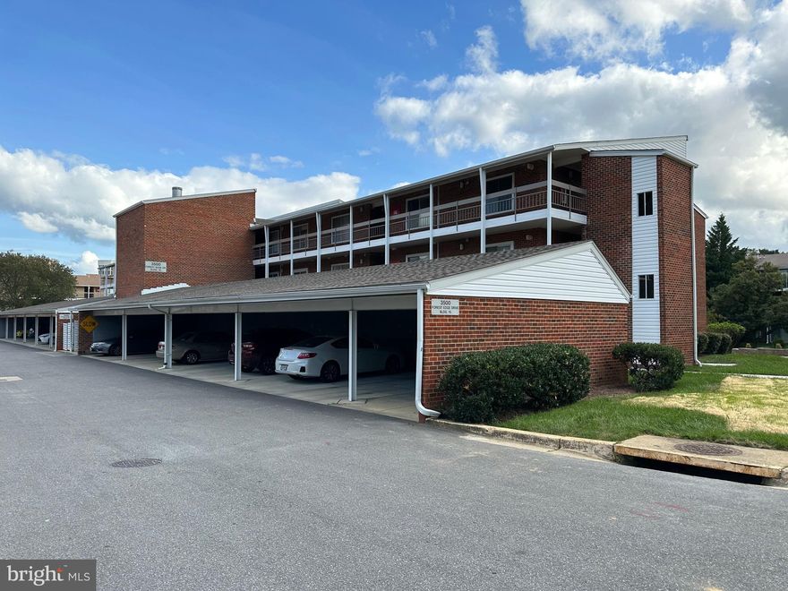 Come take a look at this spacious 1 bedroom, 1 1/2 bath located in Leisure World.  Being sold  as is.  Great opportunity to get into this co-op community!