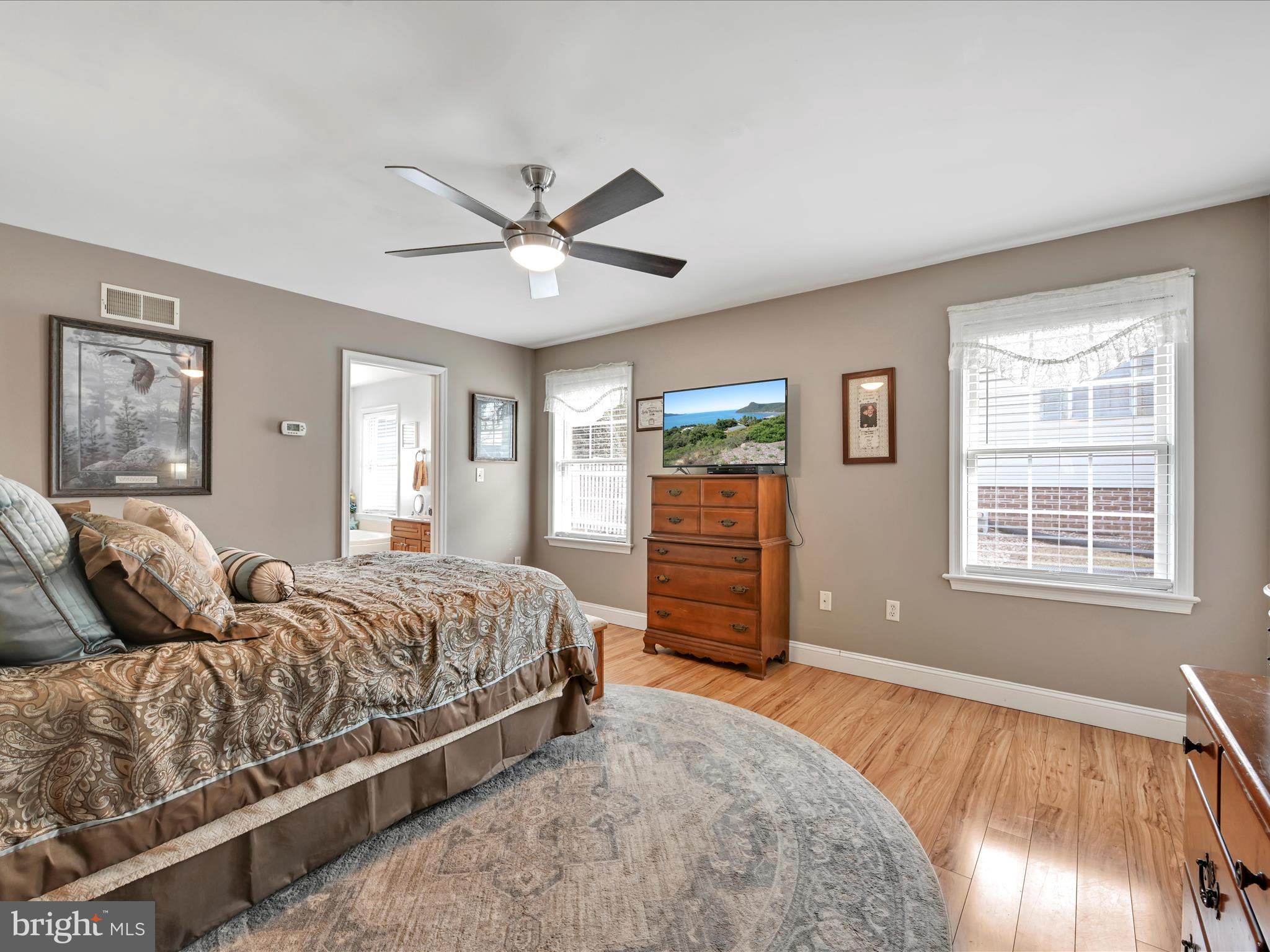 COLONIAL VILLAGE - Residential