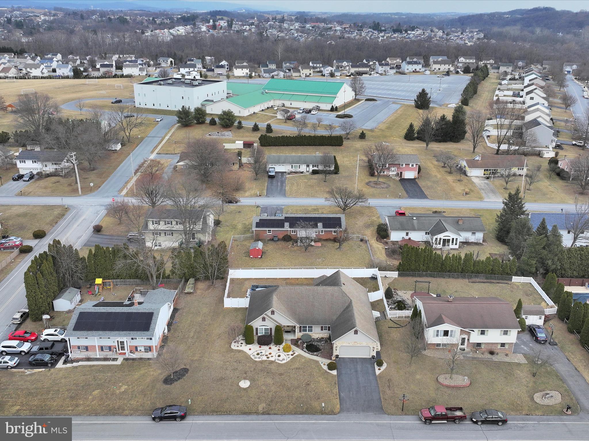 COLONIAL VILLAGE - Residential