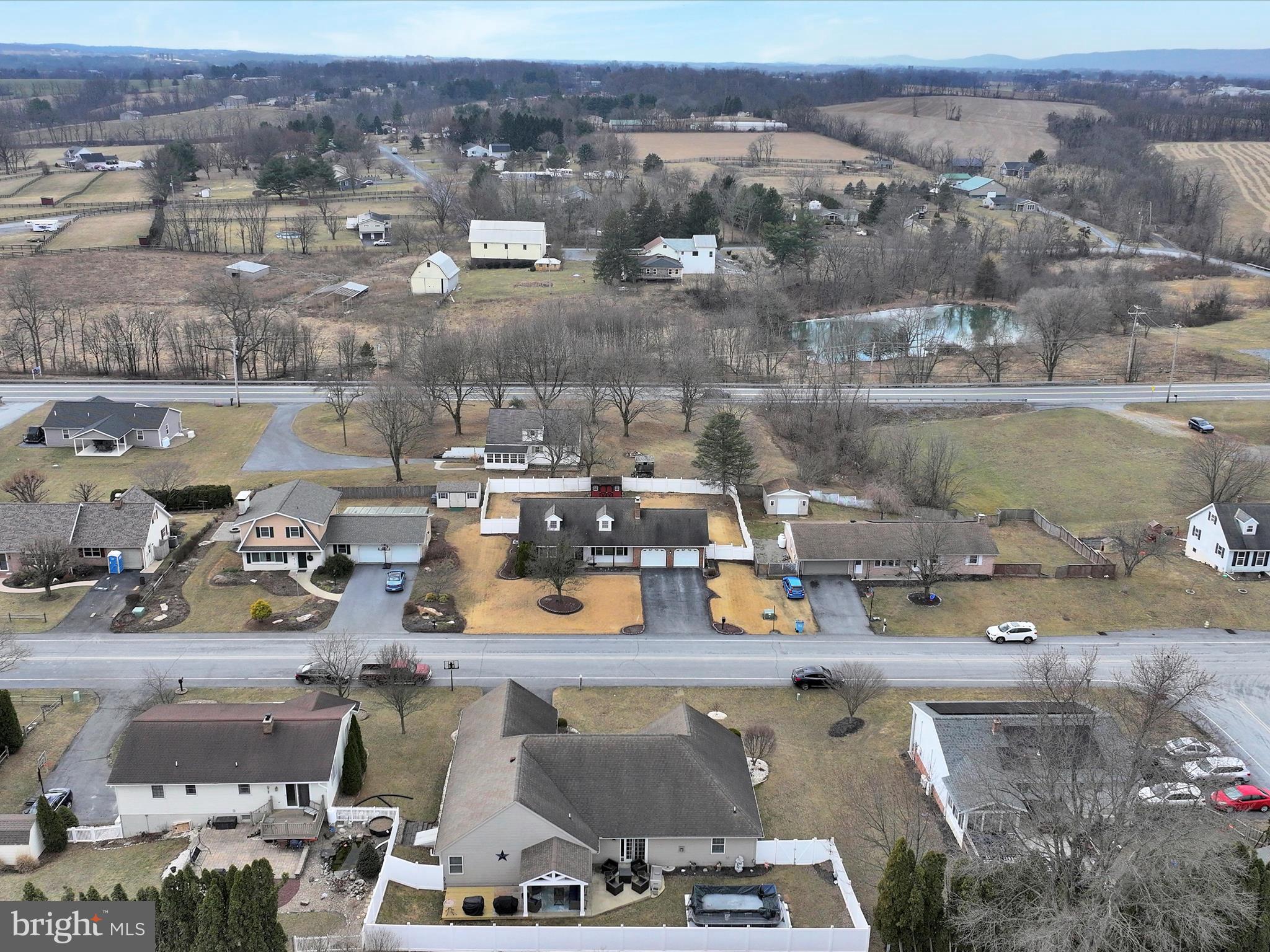 COLONIAL VILLAGE - Residential