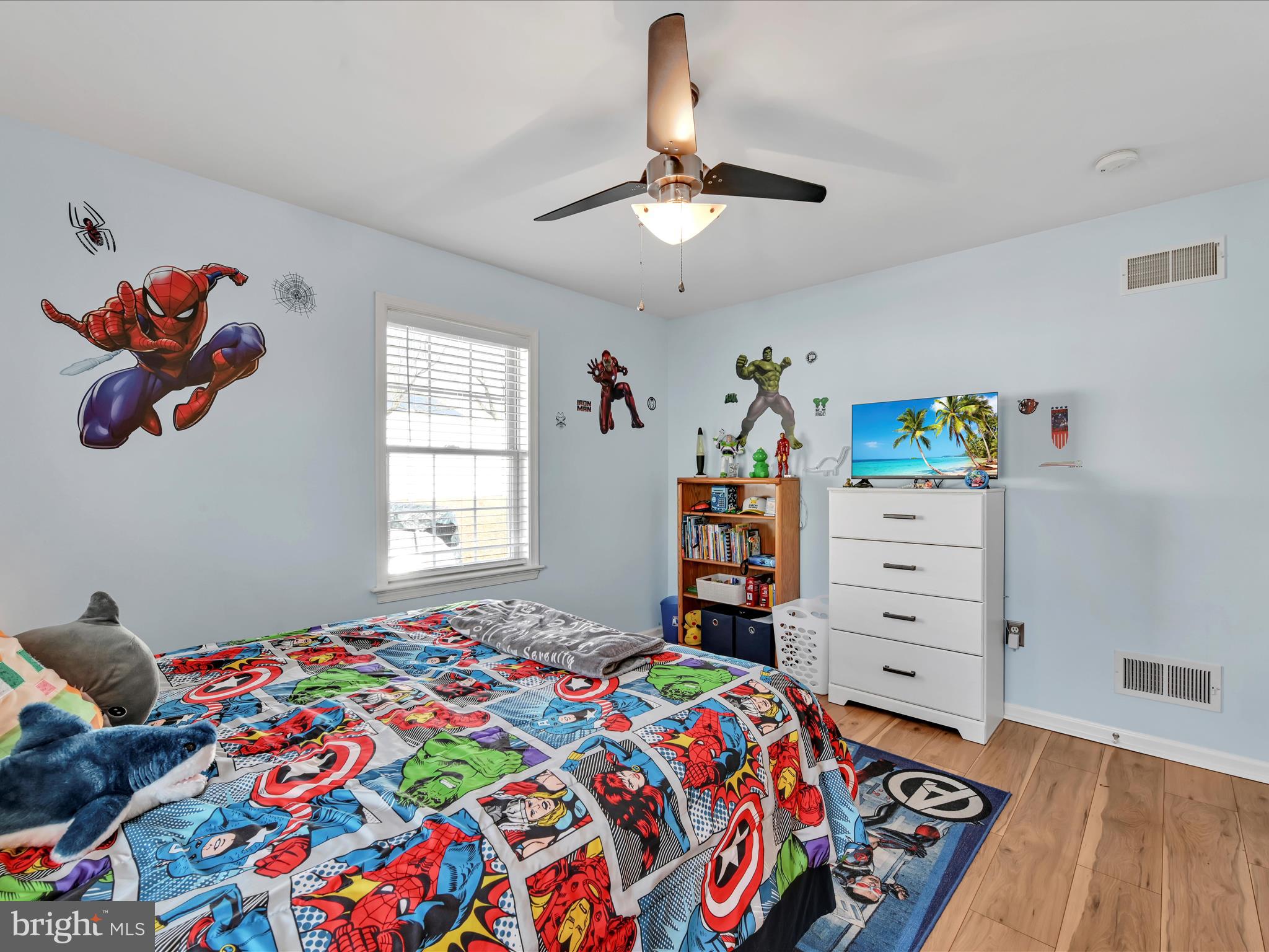 COLONIAL VILLAGE - Residential