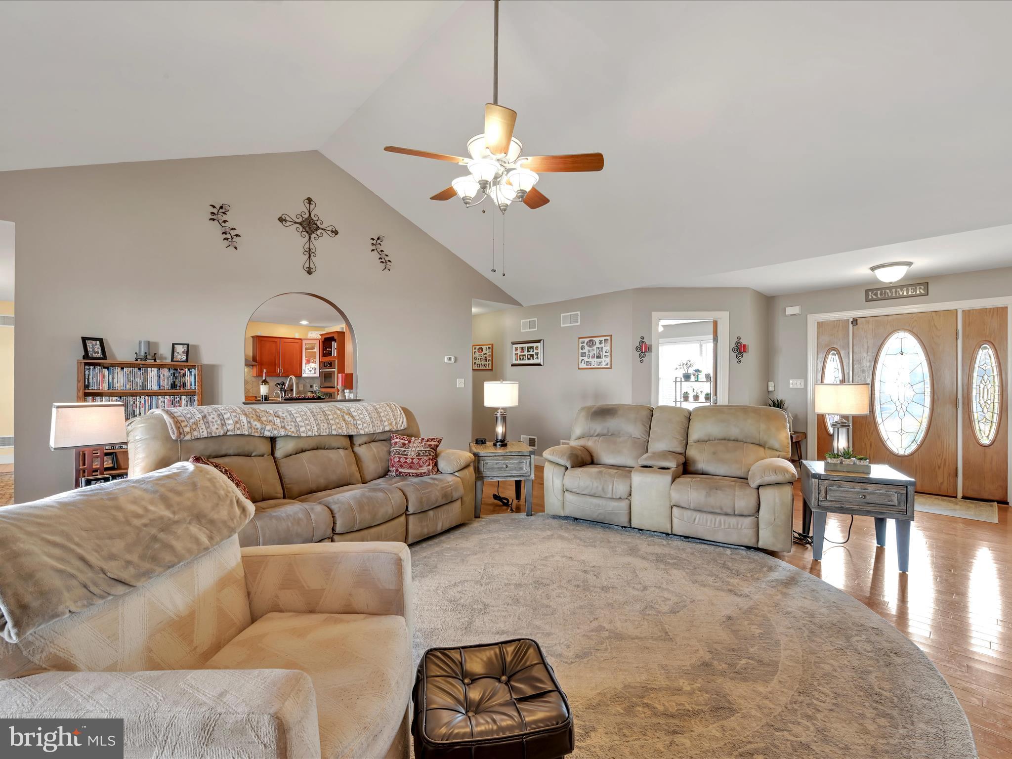 COLONIAL VILLAGE - Residential