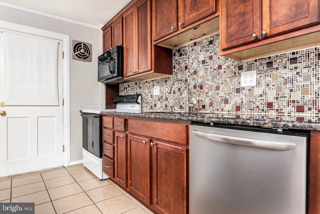 CONSHOHOCKEN - Residential Lease