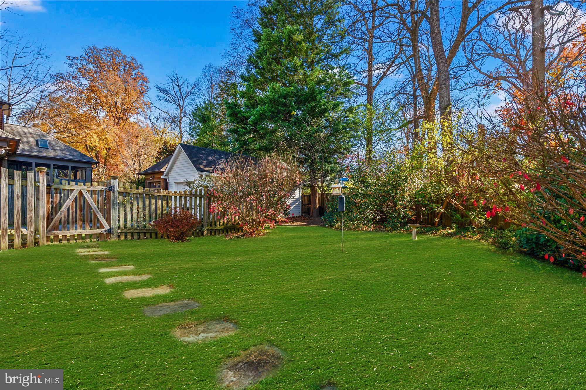 OAKMONT - Residential