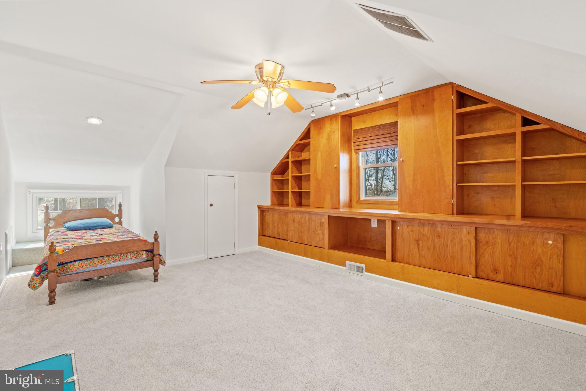 OAKMONT - Residential