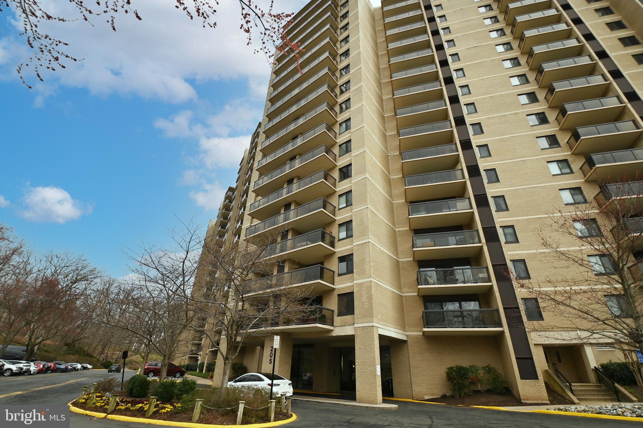205 YOAKUM PARKWAY 506