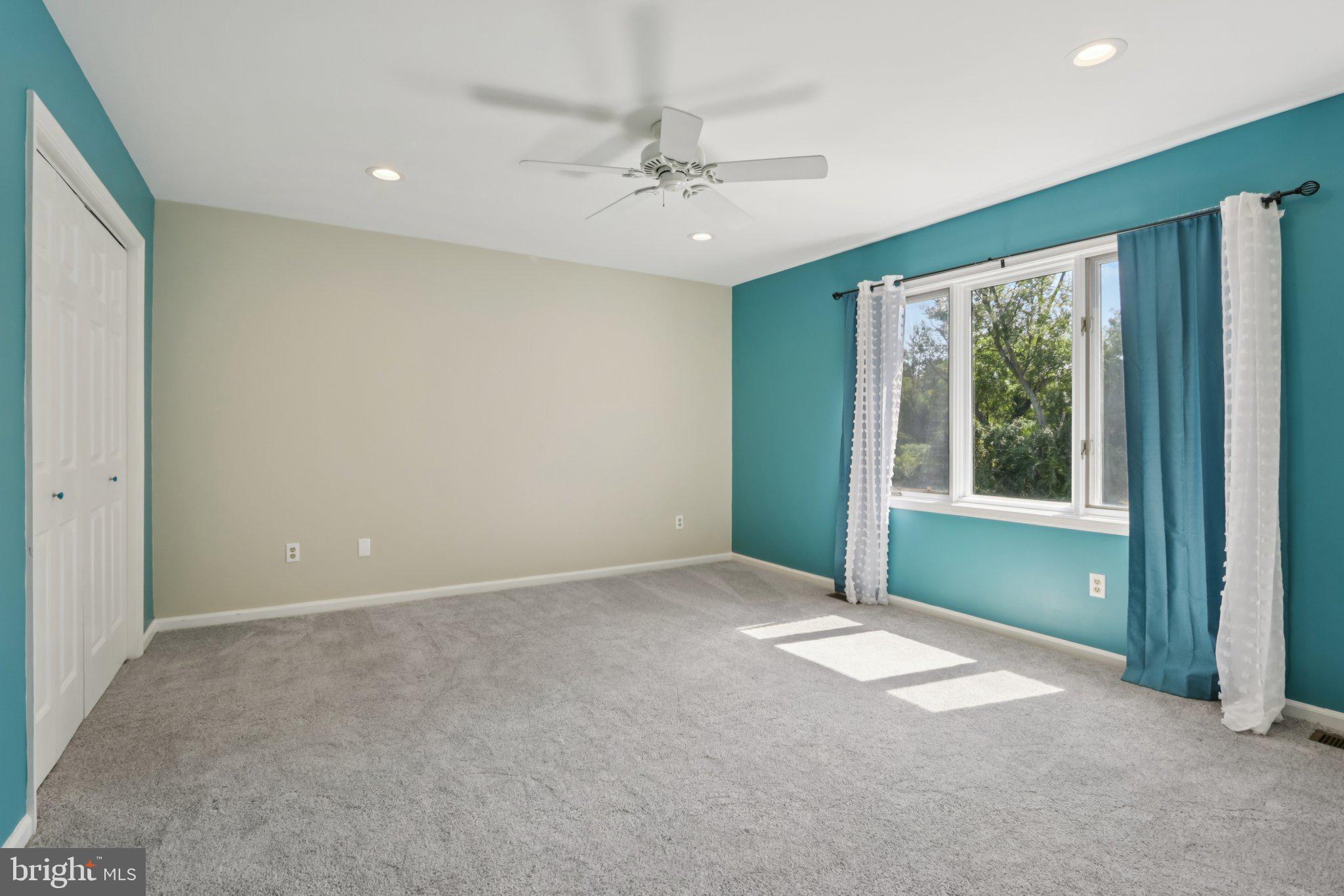 SPRING OAK ESTS - Residential