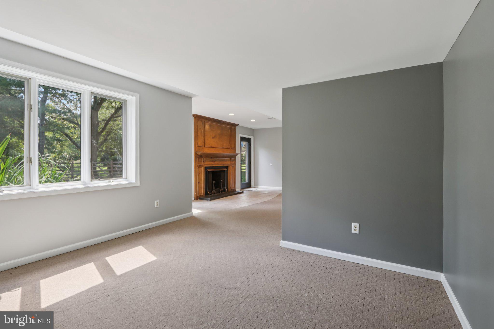 SPRING OAK ESTS - Residential