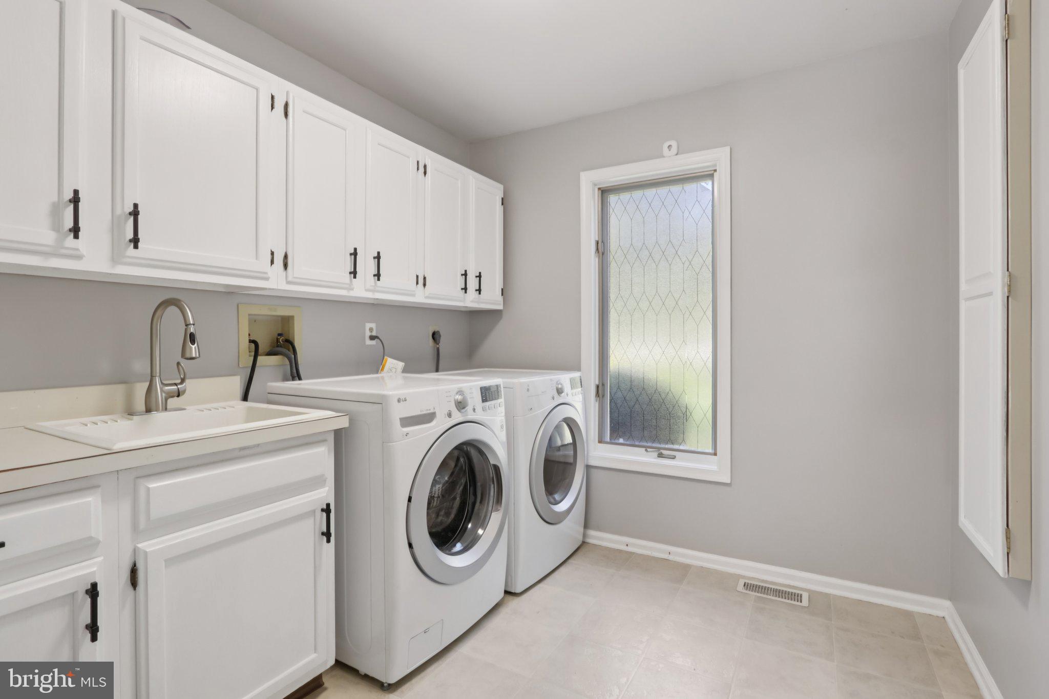 SPRING OAK ESTS - Residential