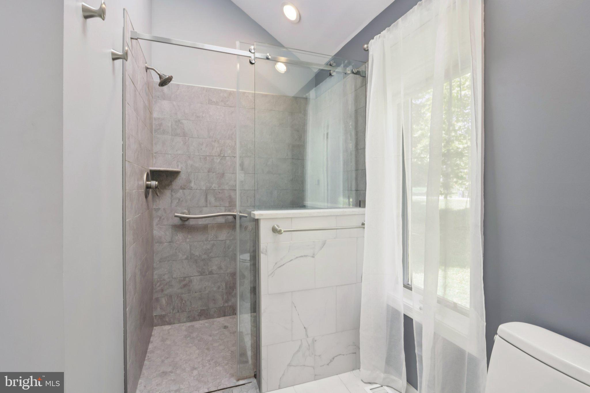 SPRING OAK ESTS - Residential